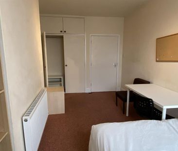 1 bedroom in a house share to rent - Photo 6