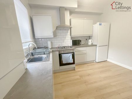 2 Bedroom Shared Flat - Photo 3