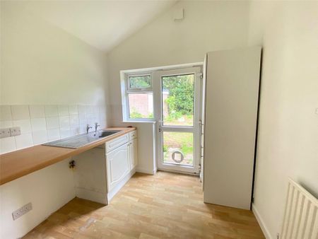 4 bedroom detached house to rent - Photo 5