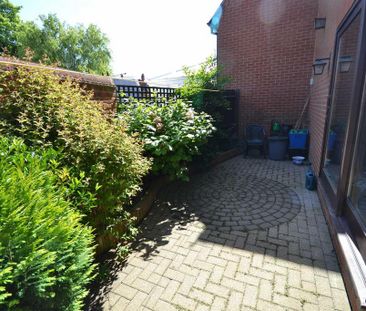 2 bedroom semi-detached house to rent - Photo 5