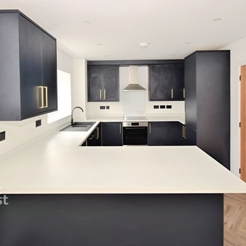 3 bedroom end of terrace house to rent - Photo 1