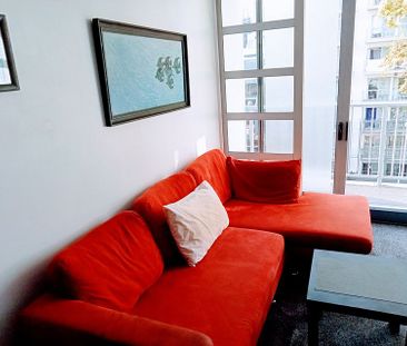 Comfortable furnished CBD - Photo 2