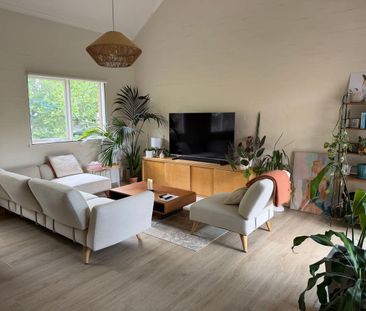 Fully Furnished Designer Apartment in the Heart of Surry Hills - Photo 4