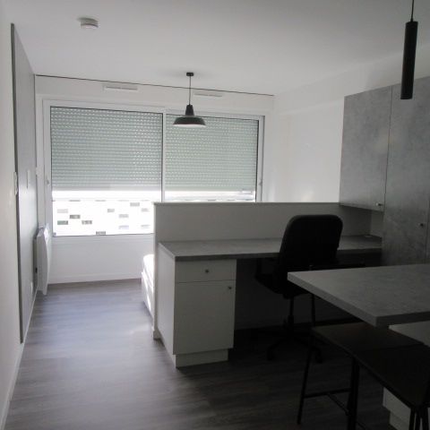 Appartement Meublé - La Roche Sur Yon 1 pièce -24,24 m2 - Photo 1