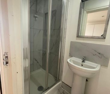 5 bedroom flat to rent - Photo 1