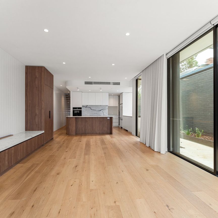 BRAND NEW 4-BEDROOM TOWNHOUSE WITH POOL – PRIME SANDRINGHAM LOCATION - Photo 1