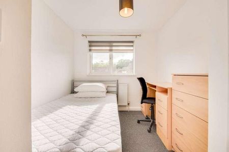 Tenterden Drive, Canterbury, CT2 - Photo 5