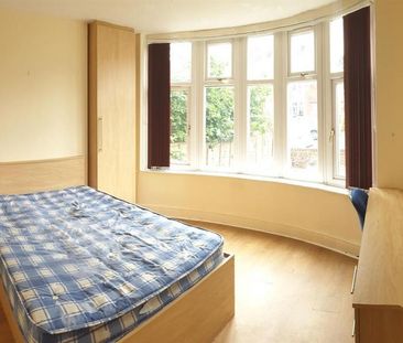 6 bedroom house to rent - Photo 2