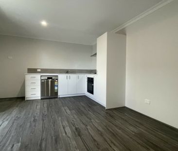Two Bedroom Dual Living Property! - Photo 3