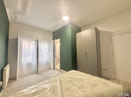 1 bedroom in a house share to rent - Photo 2