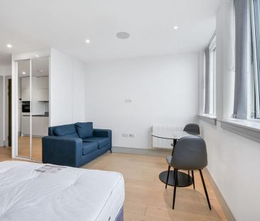Studio to rent - Photo 2
