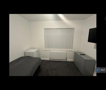 1 bedroom in a house share to rent - Photo 6