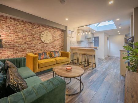 1 bedroom in a house share to rent - Photo 3