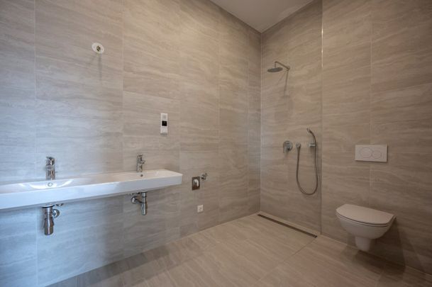 ++NEU++ 4-Zimmer-Dachgeschoss-Erstbezug mit 130 m², 32 m² Dachterrasse und Fußbodenheizung - Photo 1