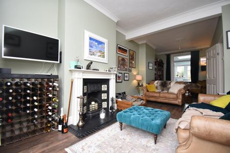 Myrtledene Road, London, SE2 - Photo 2