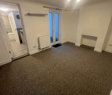 1 Bed Flat, Viaduct Road, BN1 - Photo 1