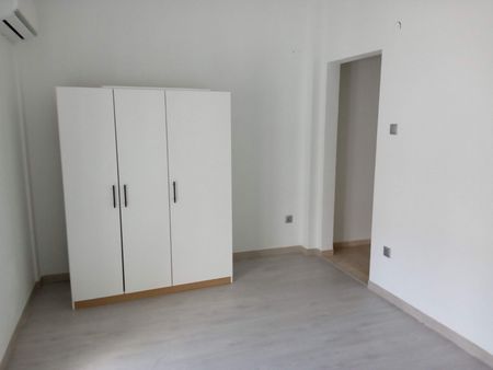 Studio/Γκαρσονιέρα για ενοικίαση Κέντρο (Χαριλάου) - Photo 2