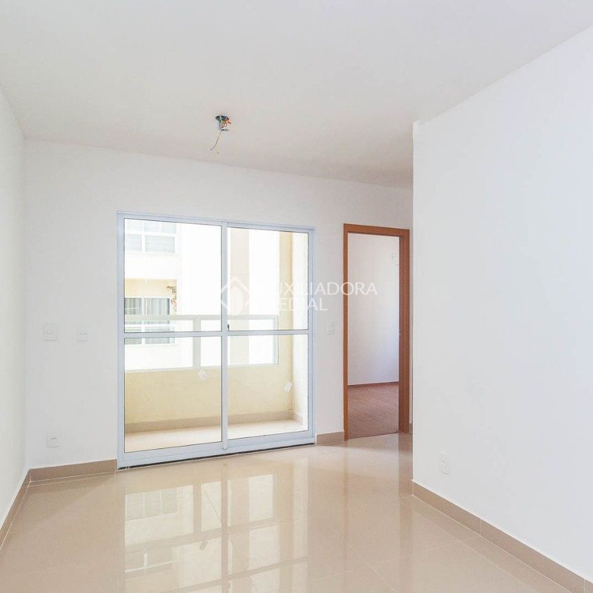 Apartamento com 2 quartos e 44m² para alugar em Costa e Silva, Porto Alegre. - Photo 1