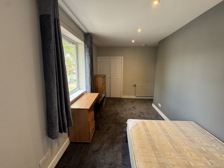 Fifth Avenue, Tang Hall - P2211 - Photo 5