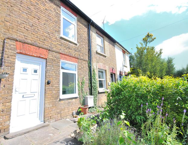 Stansted Road, CM23, Bishop'S Stortford - Photo 1