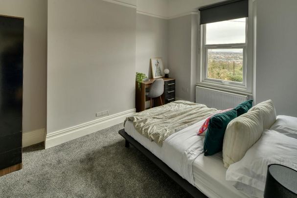 4 bedroom apartment to rent - Photo 1