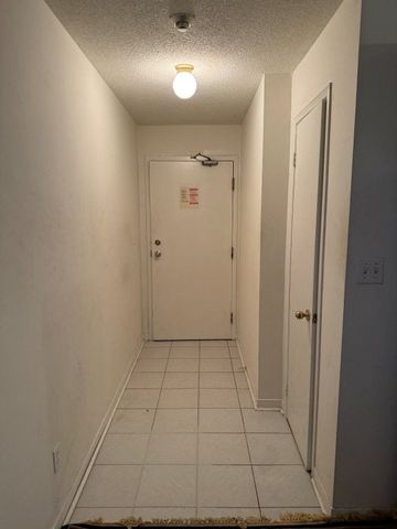 For Lease - 72 Lake Avenue Unit# 201, Richmond Hill, Ontario - Photo 4