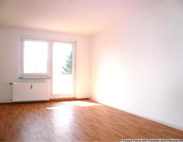 Balkon, PKW-Stellplatz und fairer Preis --- 4-Raum-Whg. im Hochparterre ! - Photo 1