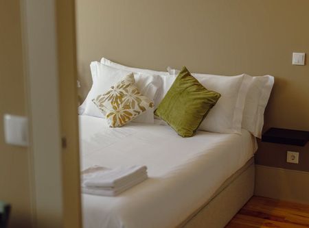 Rua de Antero de Quental, Porto, Braga 4050-052 - Photo 2