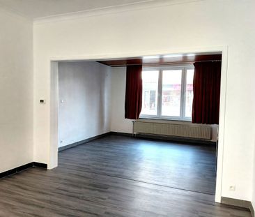 TE HUUR: Gesloten bebouwing met 2 slaapkamers in het centrum van He... - Photo 2