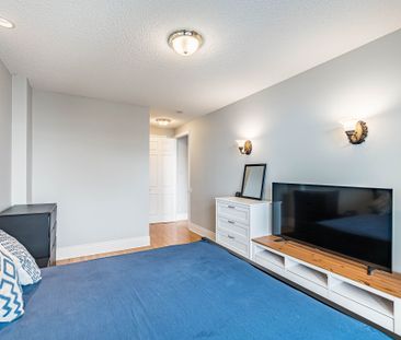 For Lease - 25 Kingsbridge Garden Circle Unit# PHO8, Mississauga, O... - Photo 4