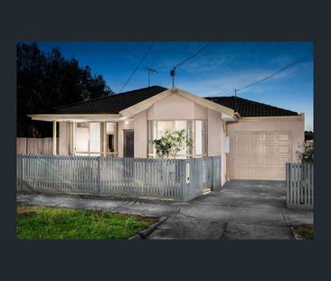 Live in the Spotlight off Broadway! - Photo 2