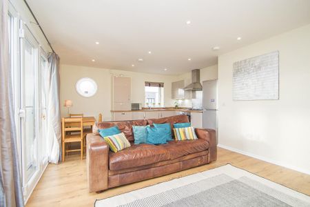 2 bedroom flat to rent - Photo 3