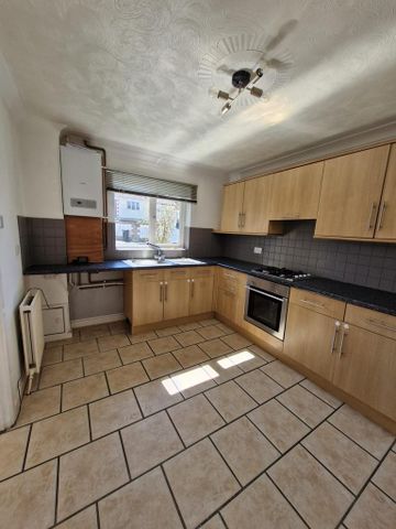 2 bedroom semi-detached house to rent - Photo 2