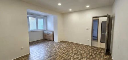 NABÍDKA PRONÁJMU LUXUSNÍHO, PROSTORNÉHO BYTU 2+KK V RAJHRADĚ U BRNA - Photo 2