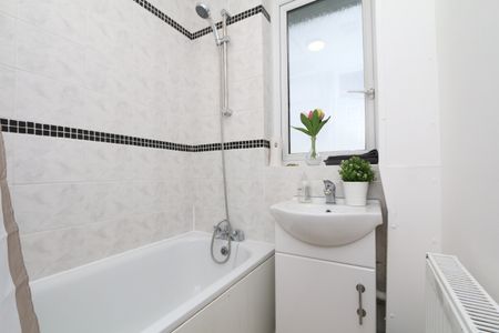 Lansdowne Drive - Photo 2