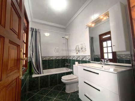 Se alquila en Garañaña apartamento de 1 dormitorio - Foto 2