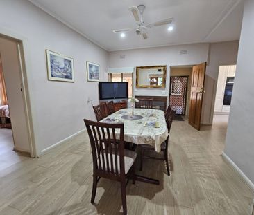 30 Valley Street, Oakleigh South VIC 3167 - House For Rent | Domain - Photo 3