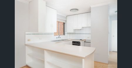 Comfort, style and location all in one - Photo 5