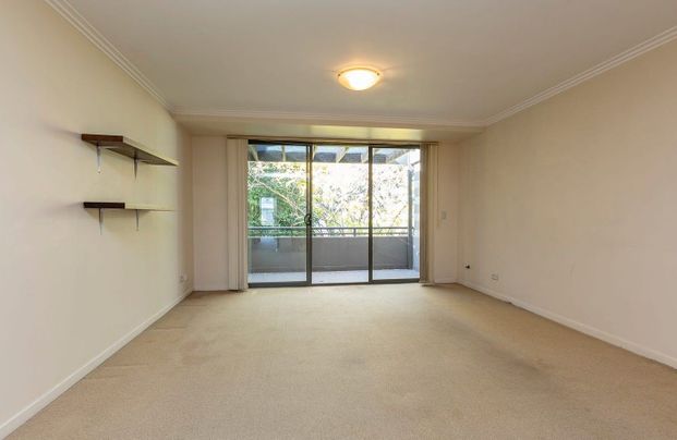 Bright and Conveniently Located Two Bedroom Apartment - Photo 1