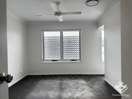 BRAND NEW ULTA MODERN LUXURY 3 BEDROOM TOWNHOUSE WITH DUCTED AIR-CON - First 2 Week Rent Free - Photo 5