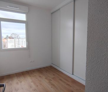 Location Appartement 4 pièces 91m² ROUBAIX 59100 - Photo 3