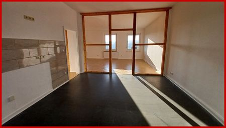 **huesch-immobilien.de** Sanierte, aussergewöhnlich helle Dachgeschosswohnung in E.-Bergerhausen! - Photo 3