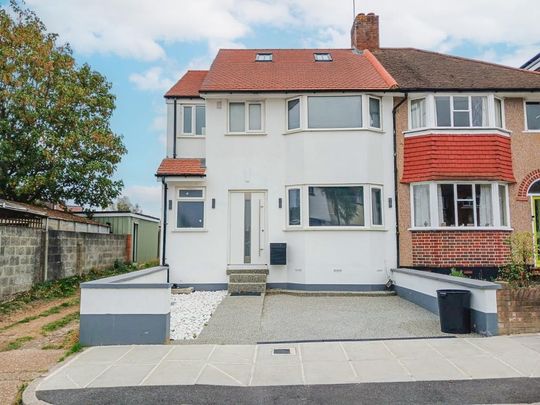 5 bedroom semi-detached house to rent - Photo 1