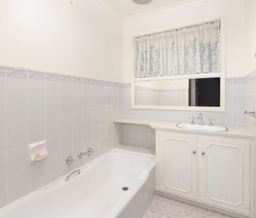 3 BEDROOM FAMILY HOME IN THE HEART OF DELACOMBE - Photo 6