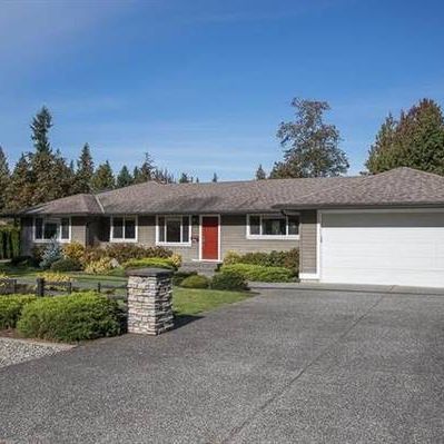 Executive Spacious 5-Bed Rancher in the heart of Brookswood, Langley! - Photo 3