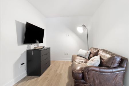 For Lease - 71 Charles Street Unit# 1401, Toronto, Ontario - Photo 4