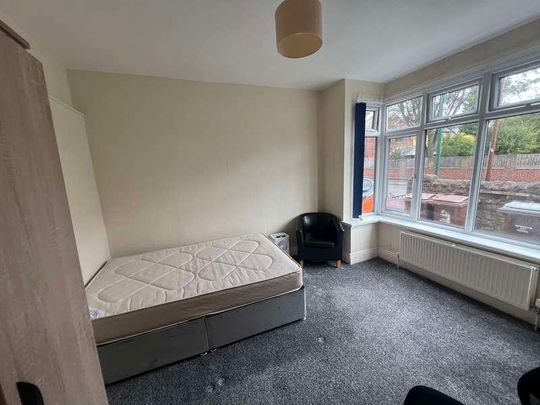 Arnesby Road: Bedroom House, NG7 - Photo 1