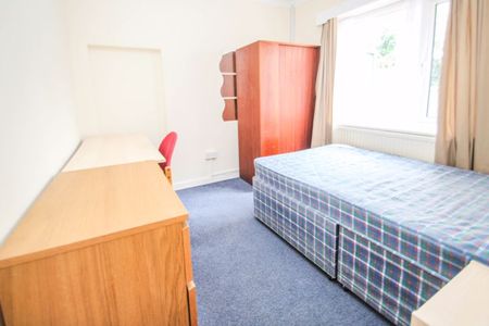 Winton, Bournemouth - Photo 5