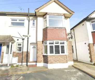 Arundel Road, Harold Wood, Romford, Essex, RM3 - Photo 5