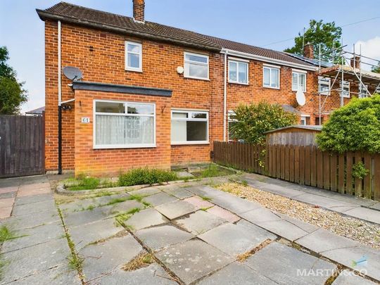 3 bedroom end of terrace house to rent - Photo 1